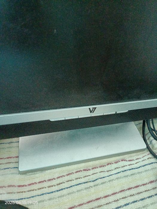 Vând monitor profesional diag. 55 cm