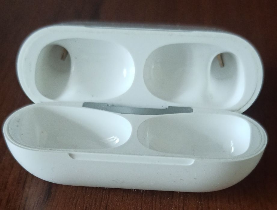 Кейс airpods б/у