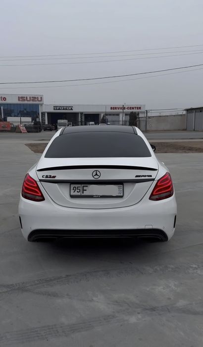 Mercedes Benz W205 AMG C63s
