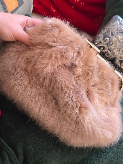 Чанта с пух на Zara