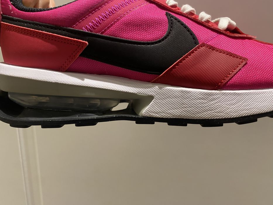 Кроссовки Nike женские