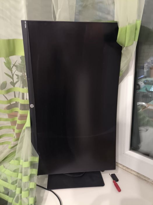Монитор HP x24c Экран битый