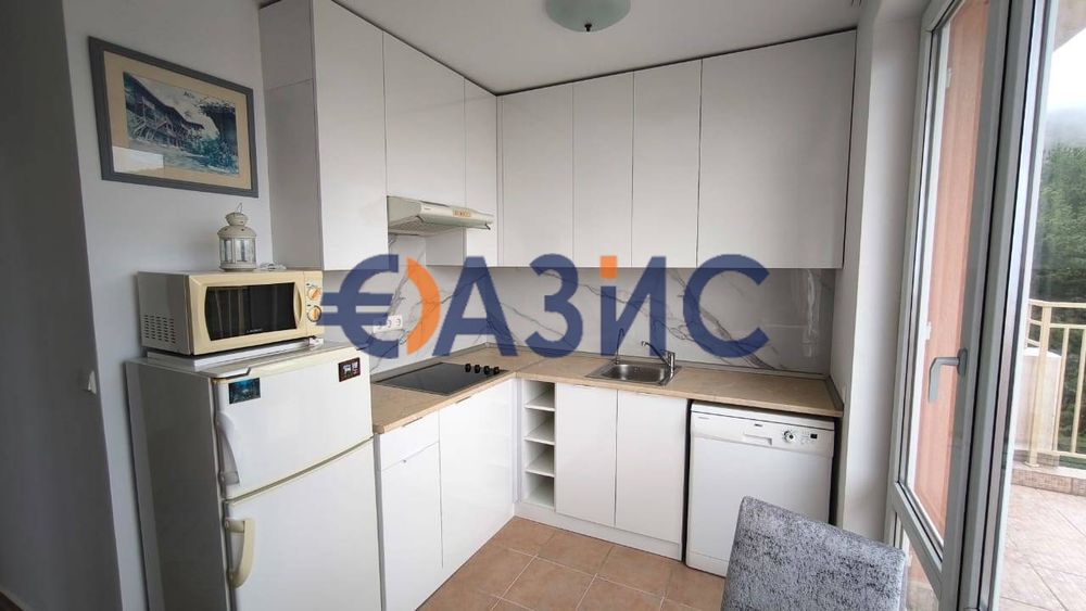Продава се Тристаен апартамент в Свети Влас - 82 кв.м за 1147 €/кв.м - Снимка #8
