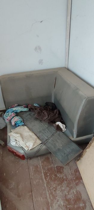 Старый диван для реконструкции