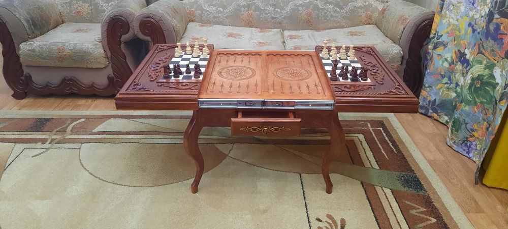 Шахматный стол и нарды