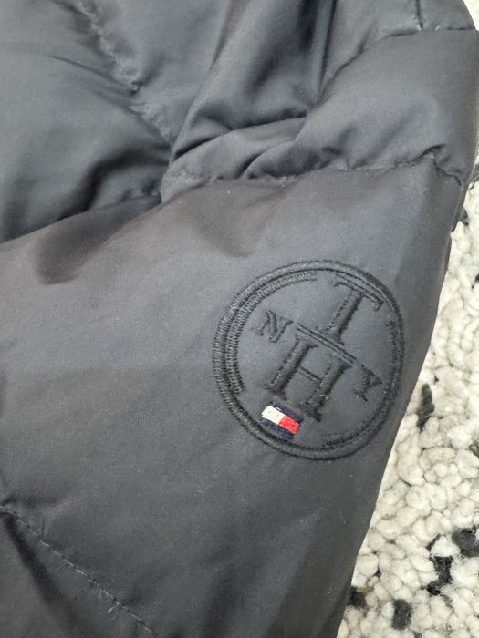 Дамско зимно яке TOMMY HILFIGER . Размер L