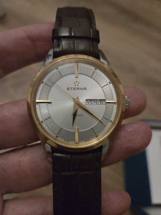 Часовник Eterna Artena