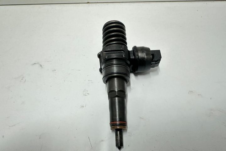 Injector 038136073BJ CM Audi A4 B7 seria