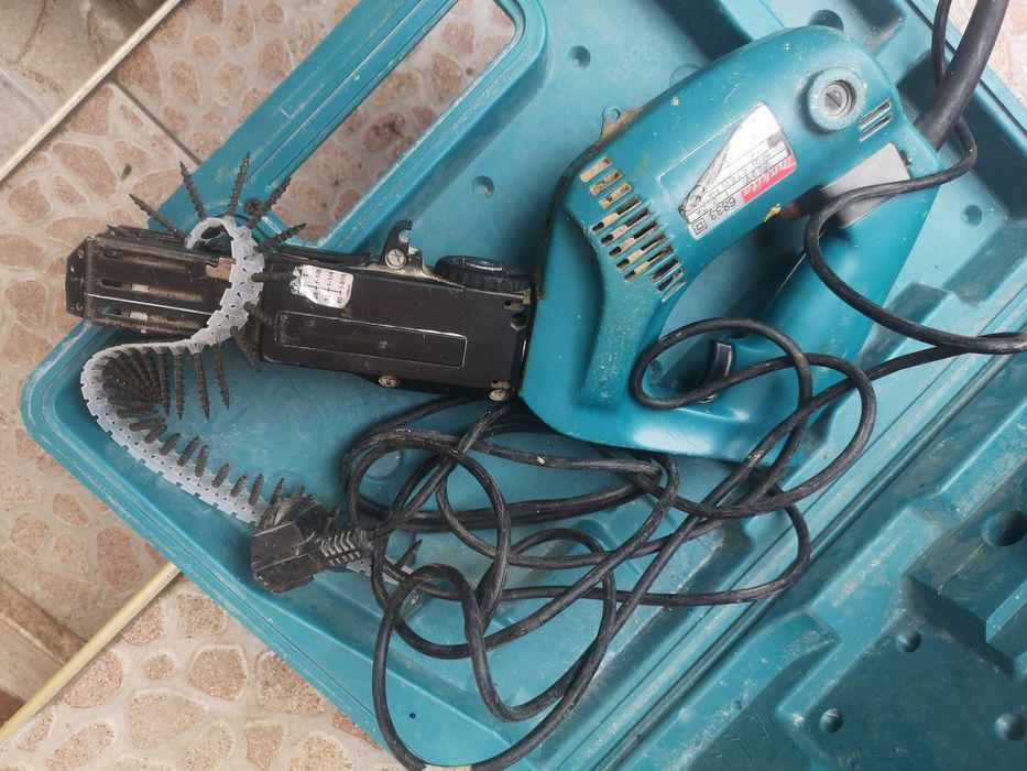 Makita 6833 Автоматичен Винтоверт за Гипс Картон
