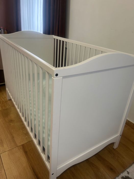 Детско дървено легло