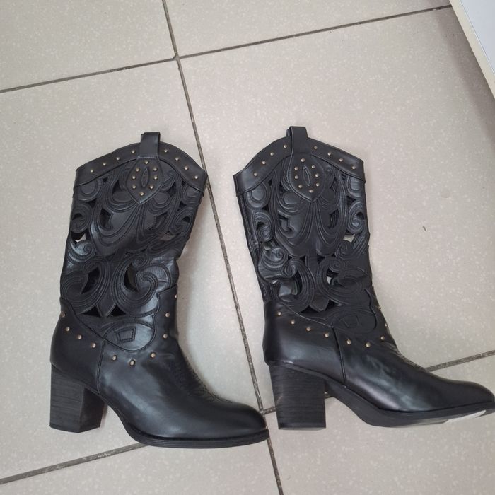 Продам женские сапоги