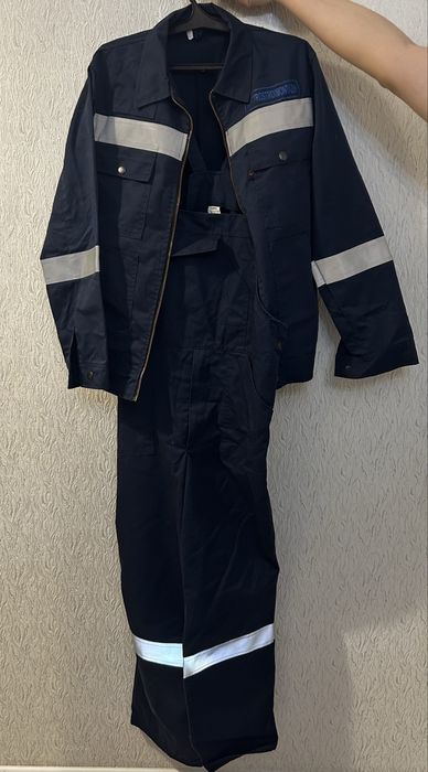 Продам летний полукомбинезон с курткой, огнеупорные с антистатической