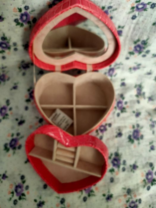 Продается шкатулка для украшений