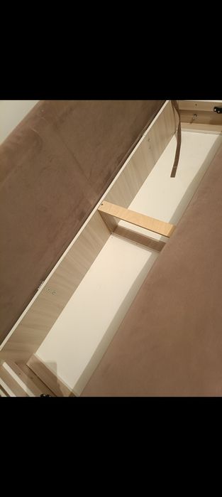 Диван угловой ,тахта чистые