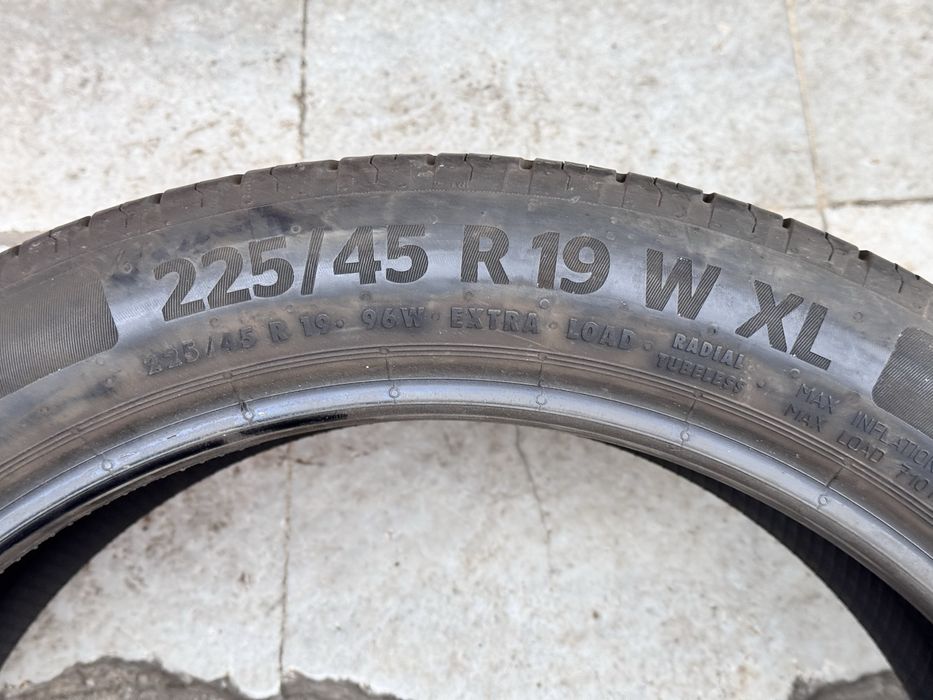 225/45/R19 Continental EcoContact6 2бр летни Run Flat dot4119