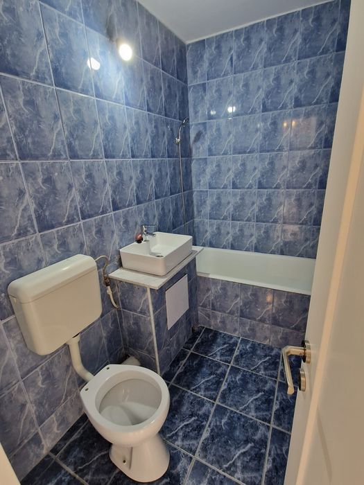 Apartament cu 3 camere, openspace recent renovat, confort sporit