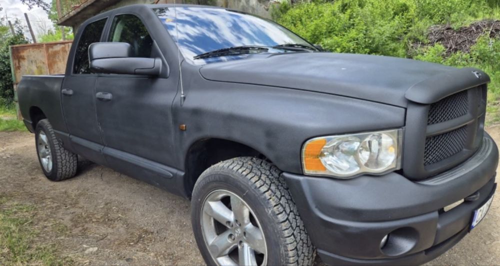 Dodge RAM 1500 HEMI V8 5.7