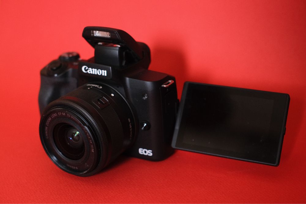 Canon M50 Mark ii + обектив Canon EF-M 15-45mm f/3.5-6.3 IS STM