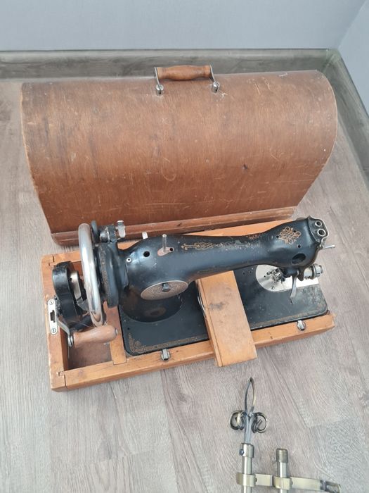 Швейная машина б/у