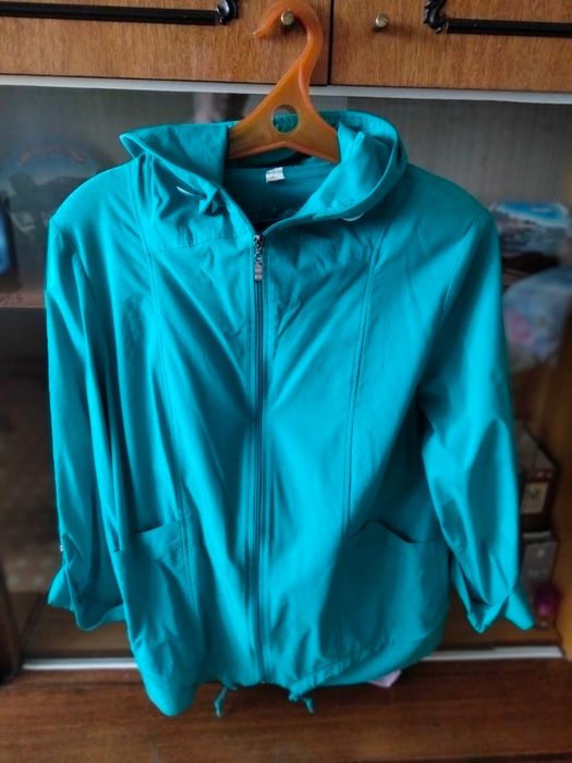 Женские вещи разные.