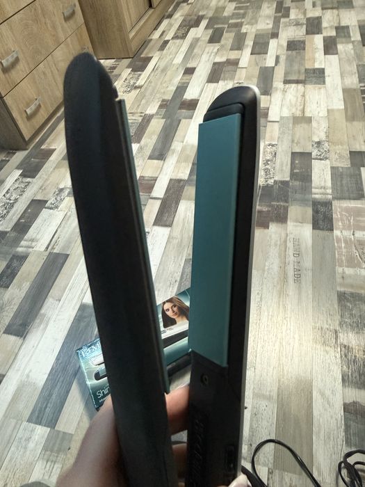 Преса за коса Remington Shine Therapy S8500, 230 градуса, LCD, Бяла