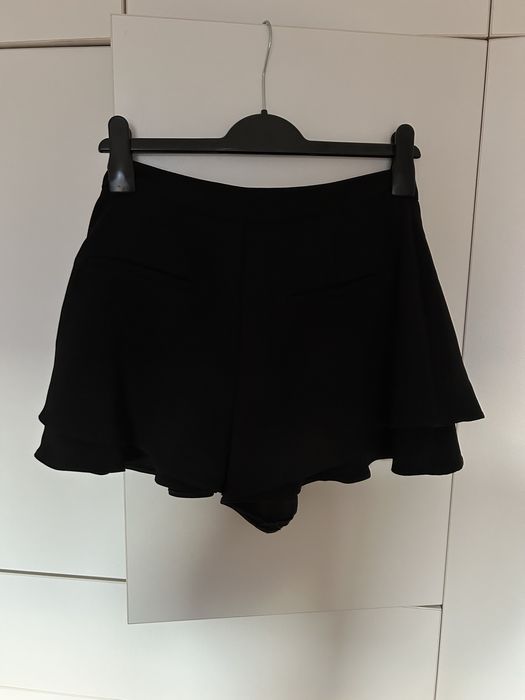 Fusta- pantaloni scurti zara S