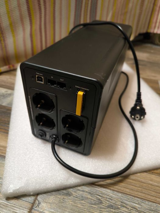 Непрекъсваемо захранване UPS