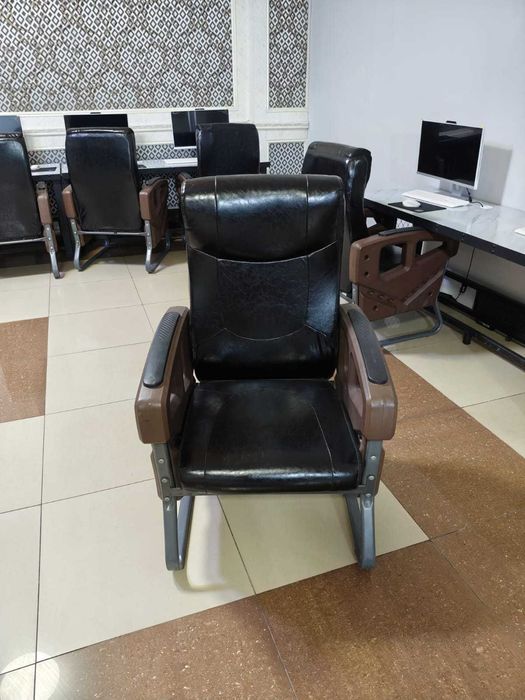 Компьютерное кресло кожзам