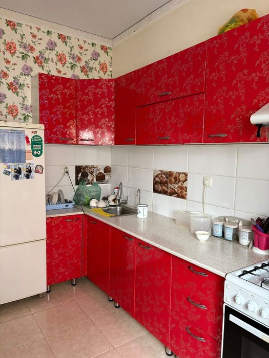 Продам не дорого кухонный гарнитур