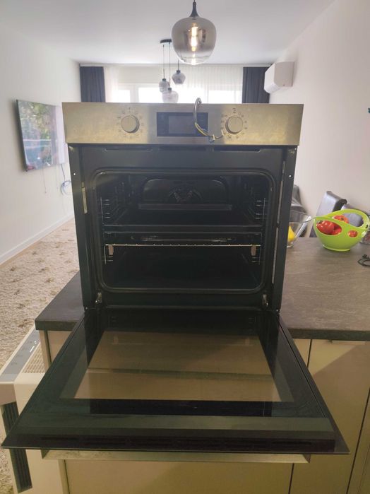 Фурна за вграждане Hotpoint Ariston FA3 841 H IX HA – Инокс – Като нова!