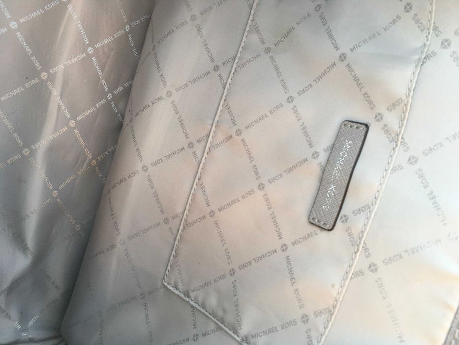 Michael Kors Jet Set кожена чанта