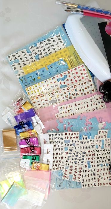 Продаются  маникюрные принадлежности