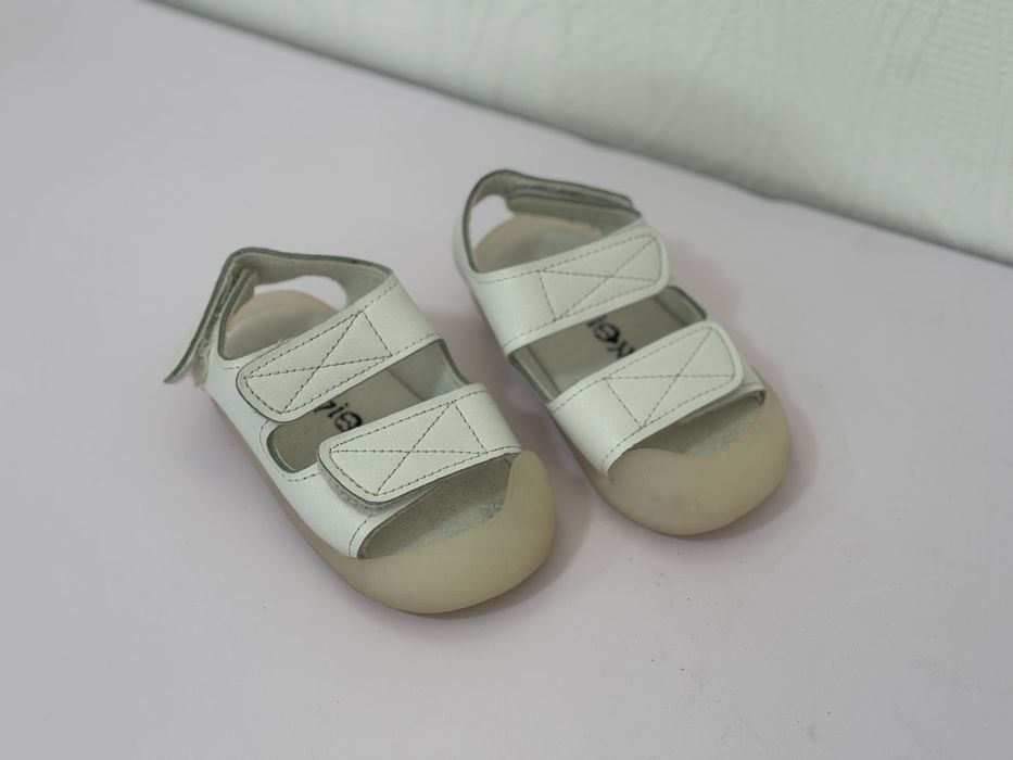 Обувь на девочку по 2000