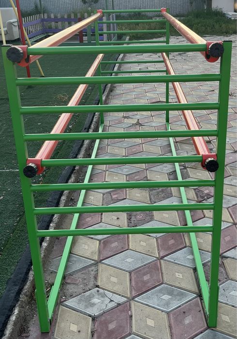 Спортивная брусья