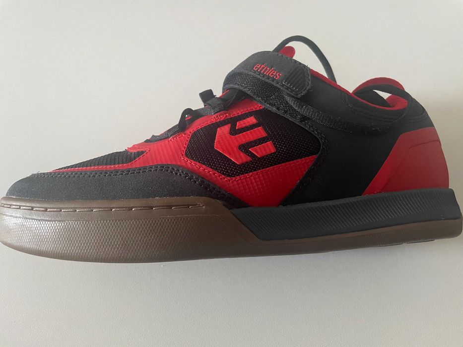 Маратонки ETNIES