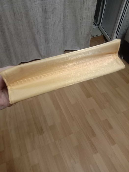 Золотой клатч без ручки