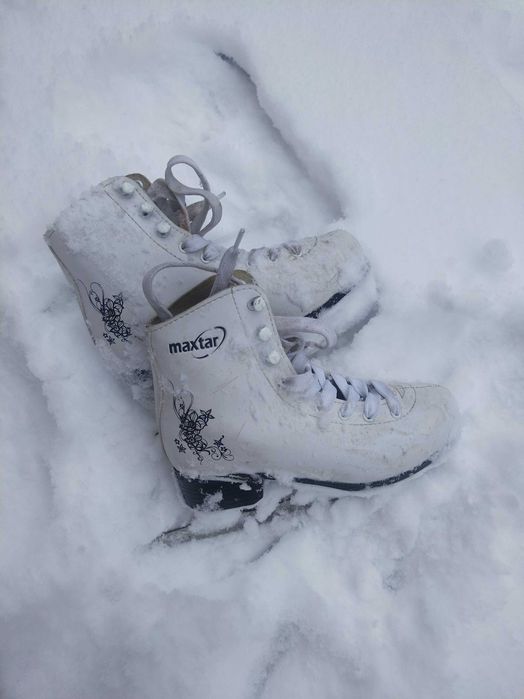 Patine Maxtar marimea 36 alb