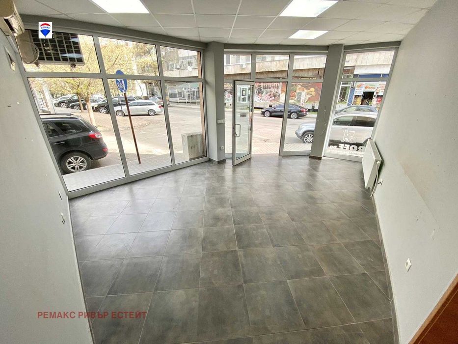 Продава се Магазин в Русе, Възраждане - 32 кв.м за 2407 €/кв.м - Снимка #1