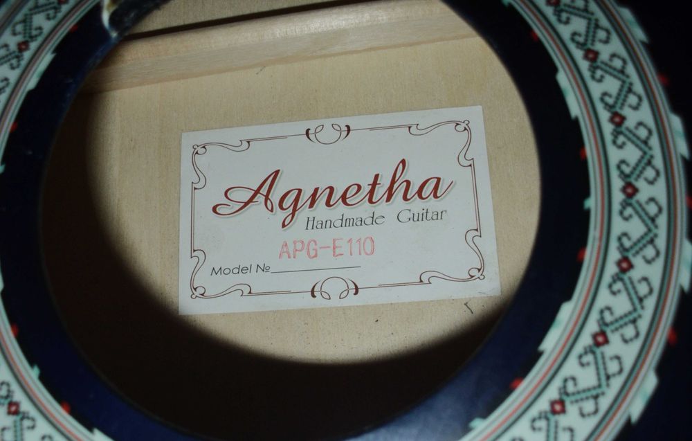 гитара Agnetha APG-E110 оторвана подставка для струн