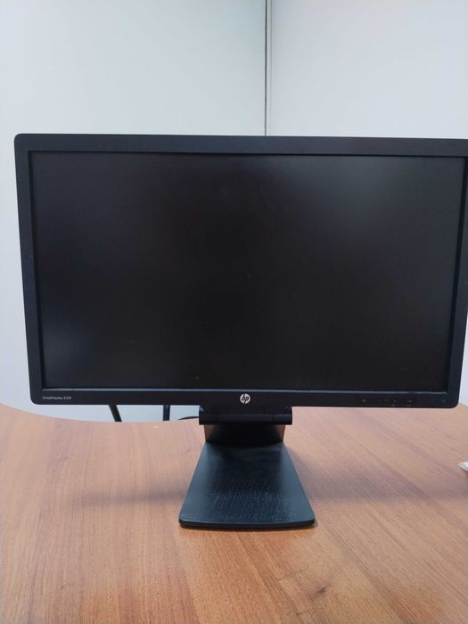 Продается монитор HP E321