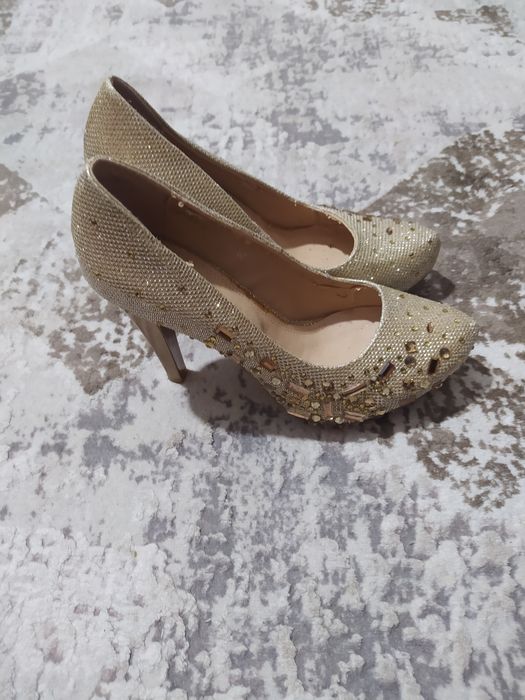 Женская обувь 36