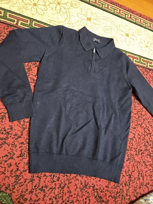 Свитер, джинсы сатылады