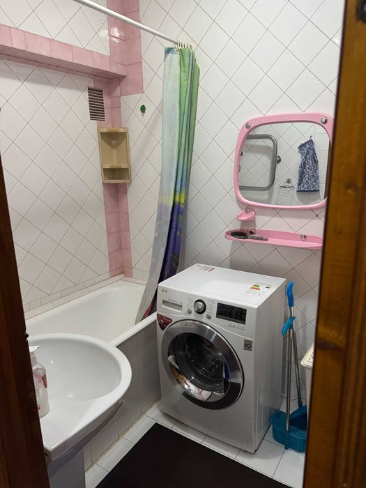 Продается 2х комнатная квартира Паркенский Базар