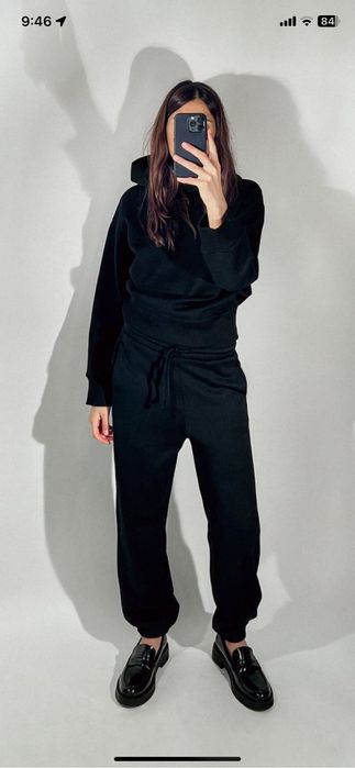 Продавам черен анцунг от ZARA