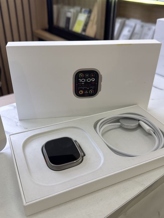 Apple Watch Ultra 2 GPS + Cellular 49mm – Natural Titanium, Indigo Alpine Loop (S)