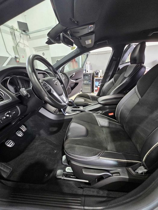 Vând Volvo V40 D3 R-Design – 2018