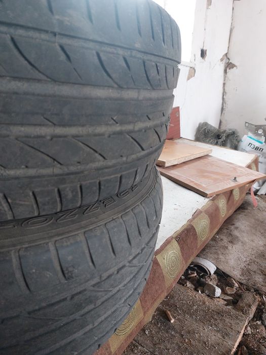 Продам Шины р17 245/45