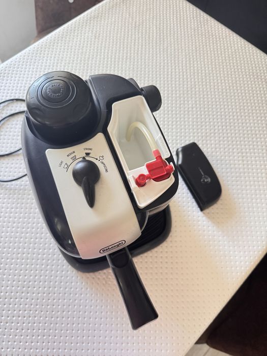 Кофеварка Delonghi