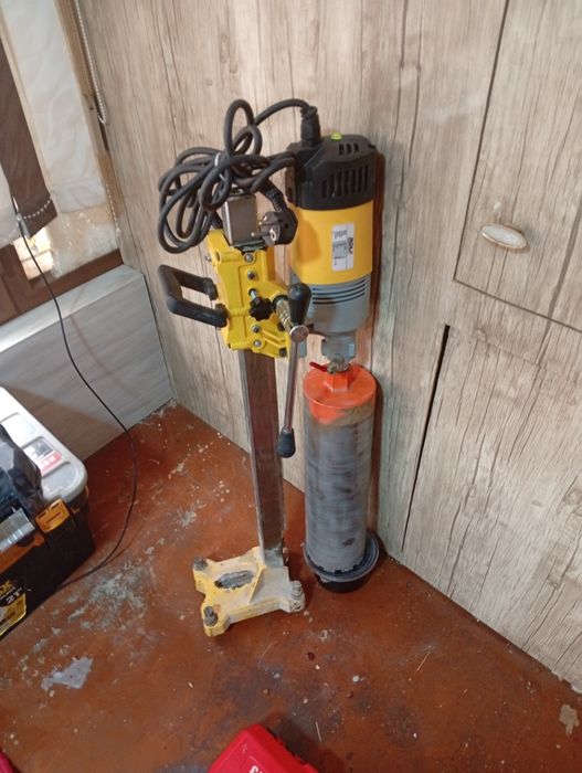 Алмазный бур сотилади