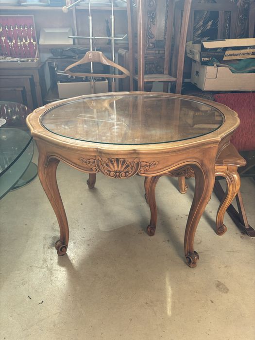 Кръгла холна маса